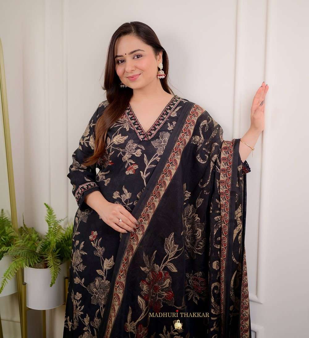 Flawless Florals ? Printex Embroidered Cotton Dress for Daily Style (M) - Image 3